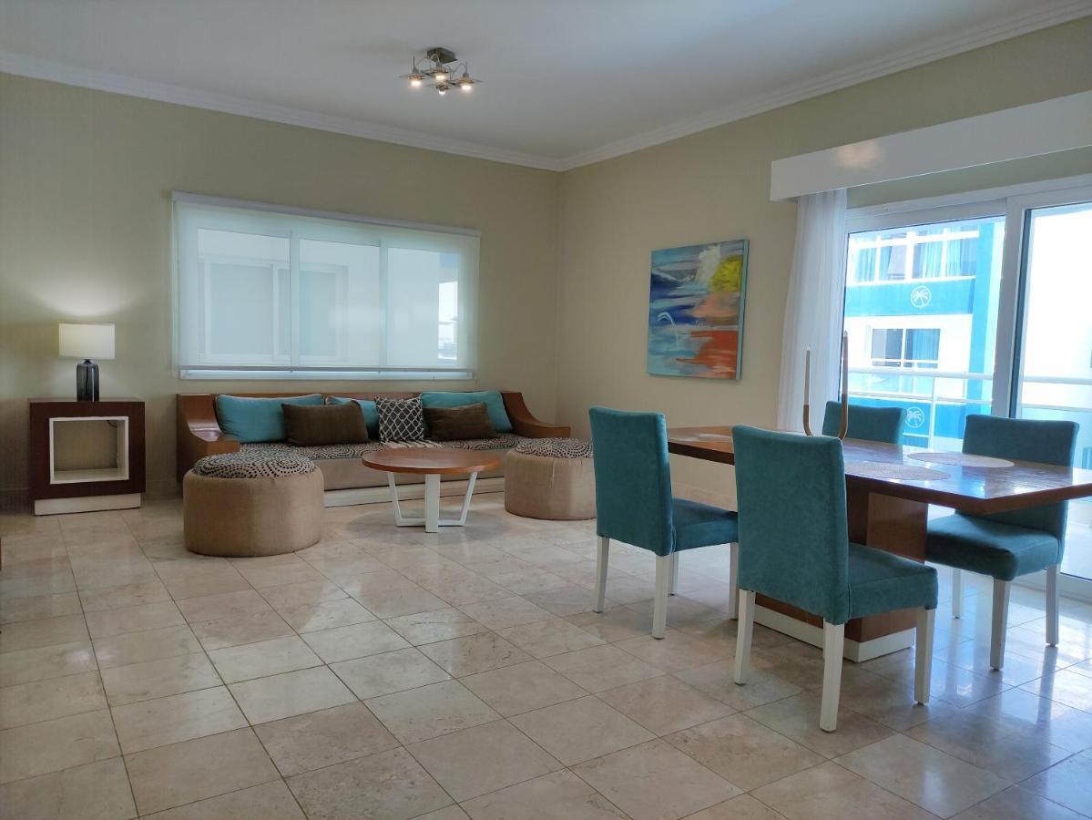 Chic Beachfront Apartment - Private Beach Access بونتا كانا المظهر الخارجي الصورة