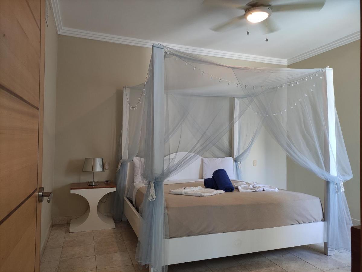 Chic Beachfront Apartment - Private Beach Access بونتا كانا المظهر الخارجي الصورة